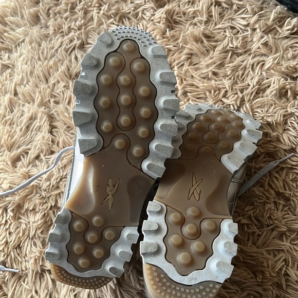 Cardi B x Wmns Classic Leather 'Silver Metallic Pewter' - Picture 5 of 5